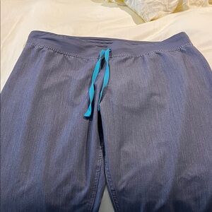 Figs Women’s Large Livingston Scrub Pants Graphite